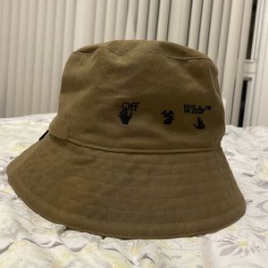 Off white bucket hat